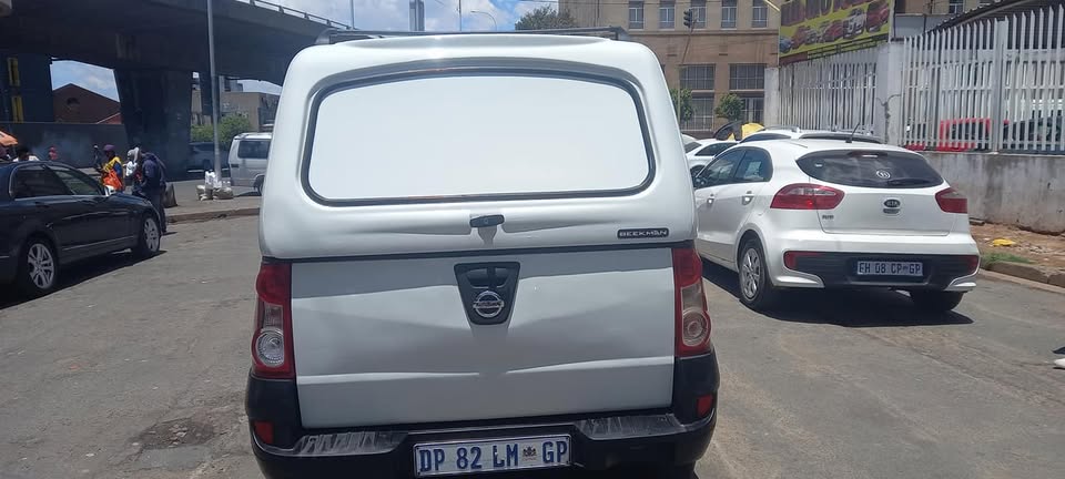2015 NISSAN NP200 1.6i PETROL, MANUAL TRANSMISSION, WHITE COLOUR, MILEAGE