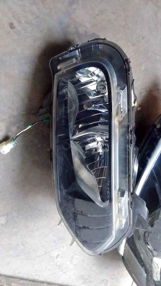 RENAULT KWID HEADLIGHTS - Private Seller RENAULT KWID HEADLIGHTS - Private Seller
