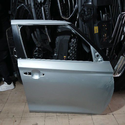 Suzuki swift door - Private Seller Suzuki swift door - Private Seller