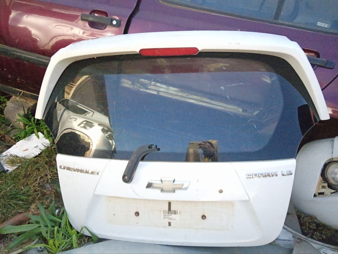 Chevrolet spark white tail gate - Private Seller Chevrolet spark white tail gate - Private Seller