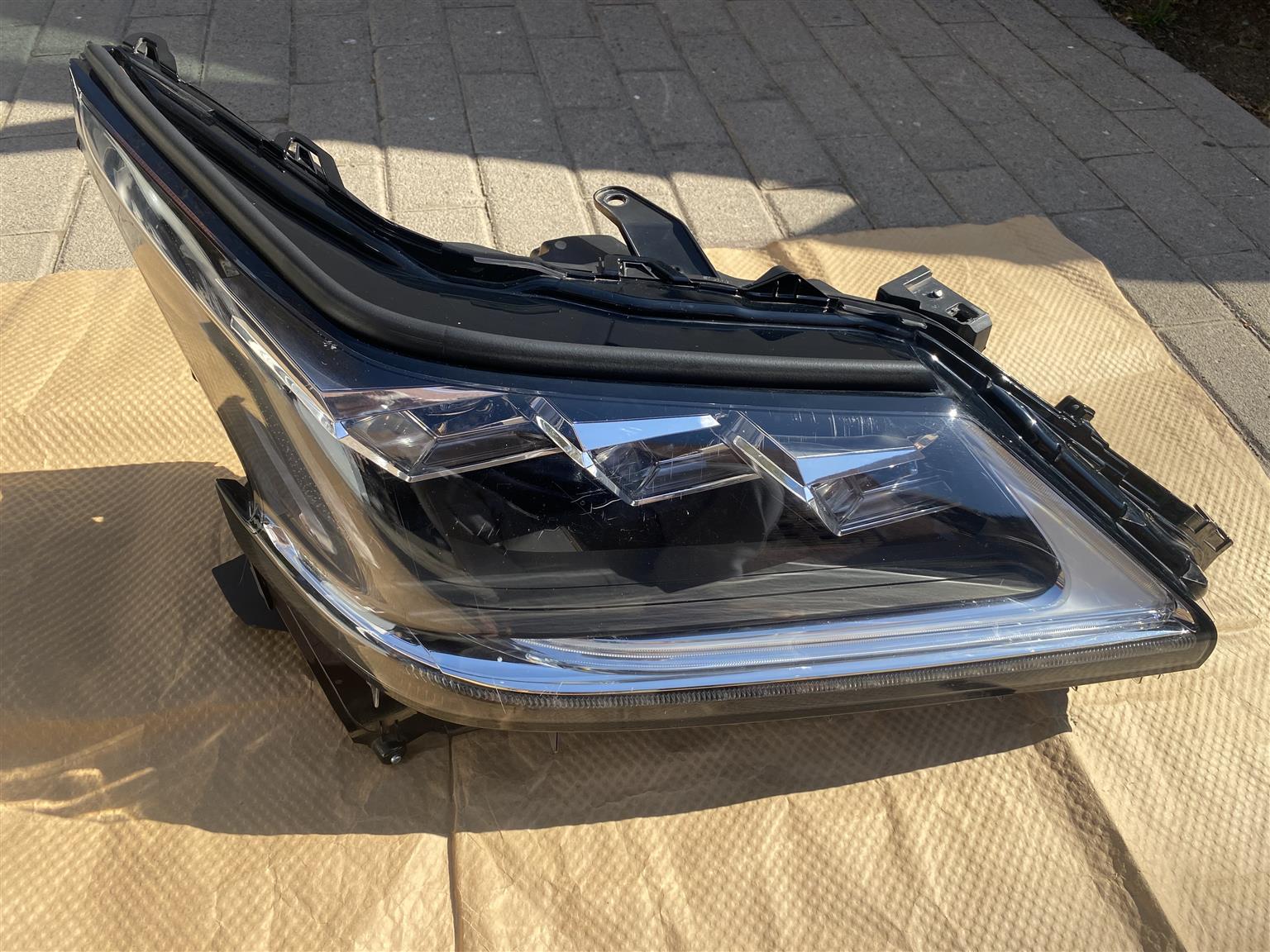 2022 LEXUS LX570 FULL LED HEADLIGHT RIGHT SIDE FOR SALE. IN PRISTINE CONDITION