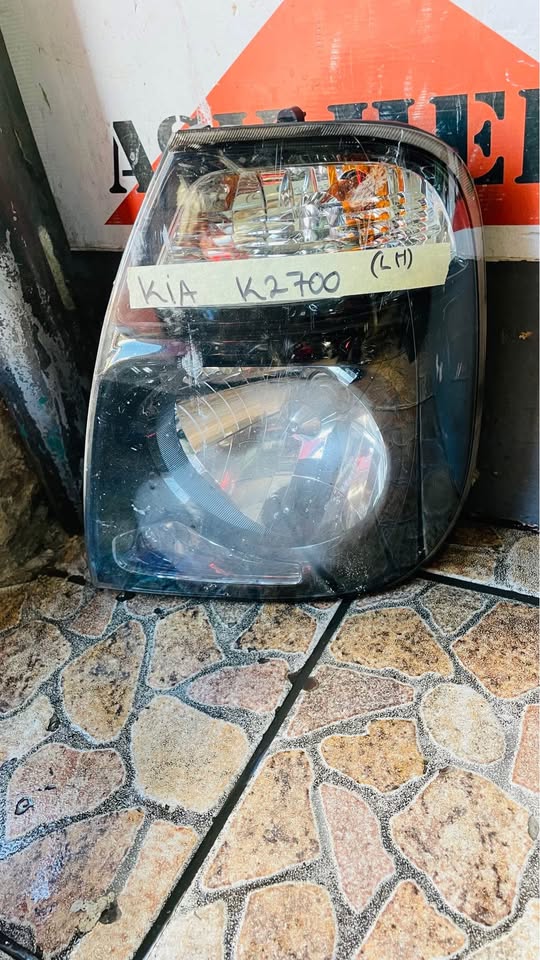 Kia K2700 headlight