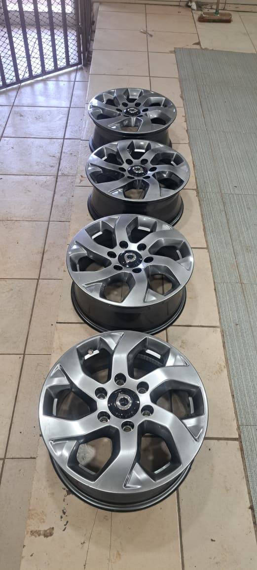 17inch GWM  mags  like new - Private Seller