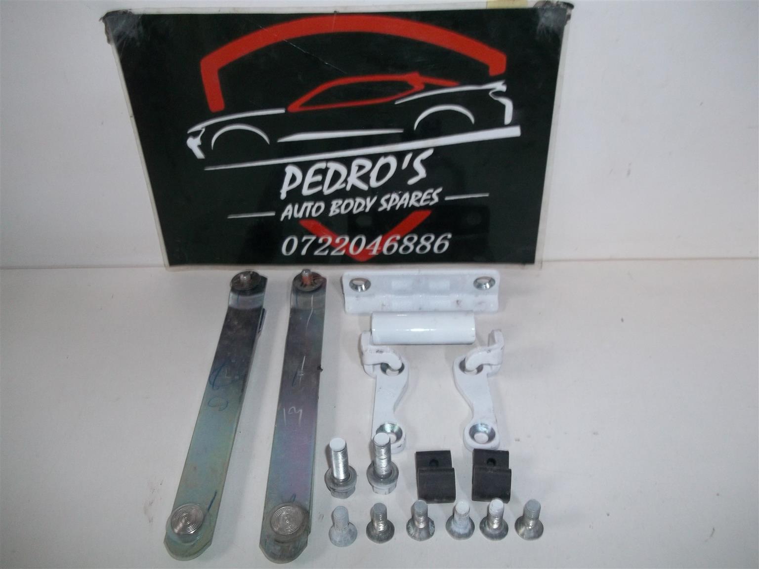 Isuzu D-Max tailgate hinges (COMPLETE) - Private Seller Isuzu D-Max tailgate hinges (COMPLETE) - Private Seller