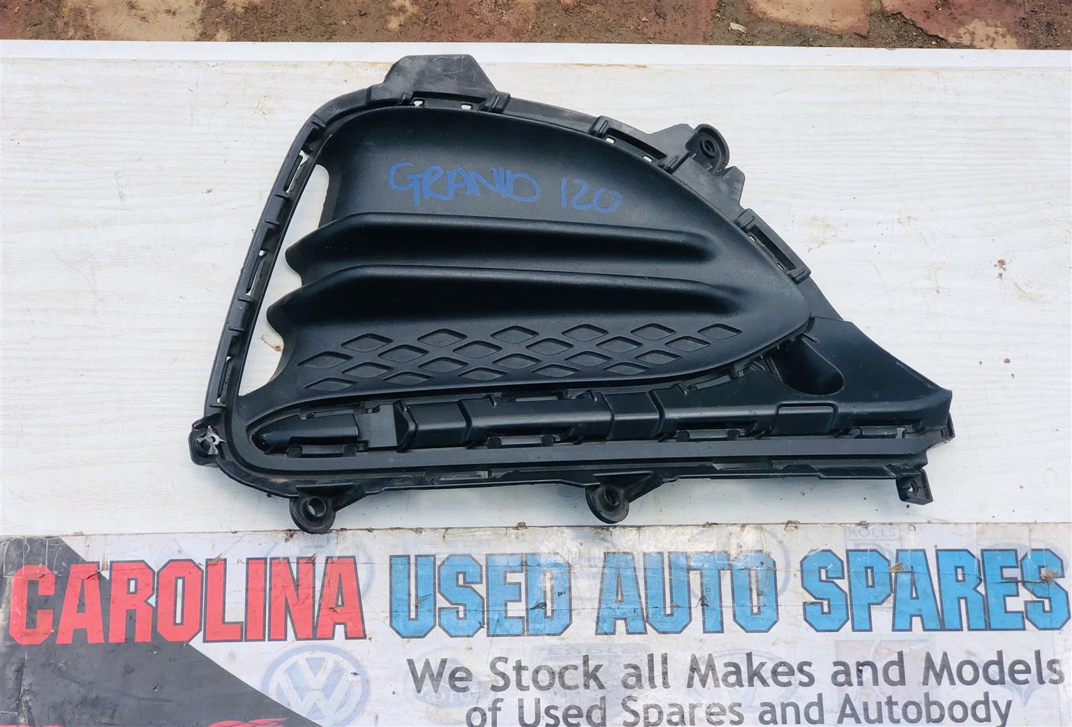 Hyundai grand I20 facelift right side foglight cover - Private Seller Hyundai grand I20 facelift right side foglight cover - Private Seller