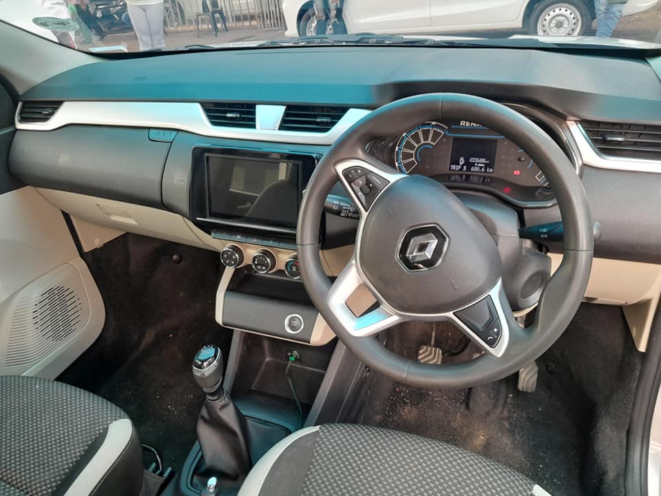2022 RENAULT TRIBER 1.0 PRESTIGE  MANUAL