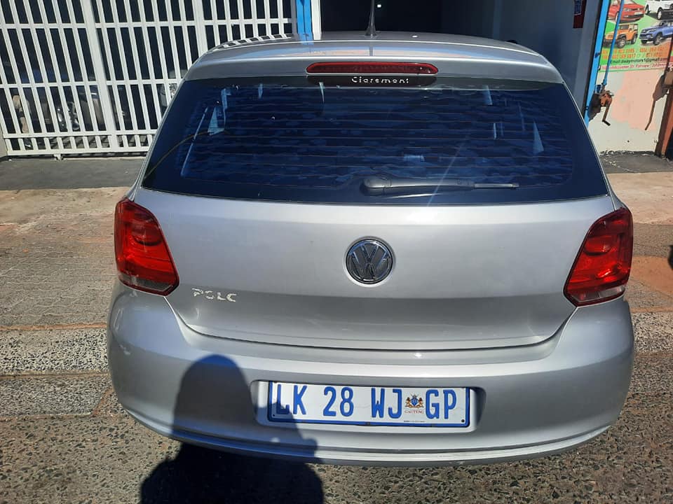 2012 Volkswagen polo 6 1.6 Comfortline Hatchback with a Nice interior seat