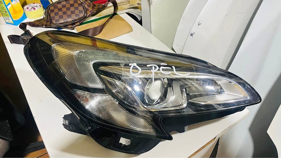 Opel Corsa E xenon headlights - Private Seller Opel Corsa E xenon headlights - Private Seller