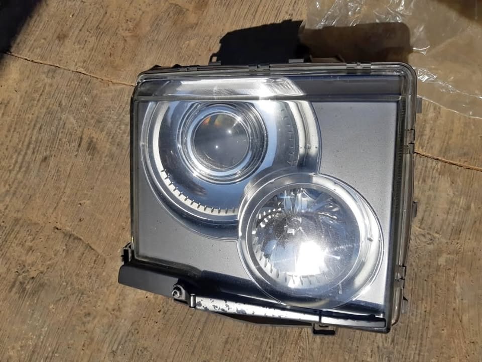 Range rover vogue ( big body) 2008 headlamp - Private Seller