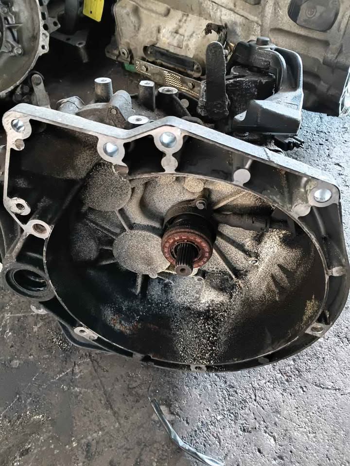 VOLVO S40 2016 DIESEL 6 SPEED GEARBOX AVAILABLE - Private Seller VOLVO S40 2016 DIESEL 6 SPEED GEARBOX AVAILABLE - Private Seller