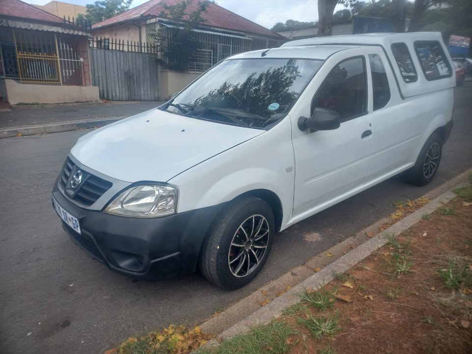 2012 Nissan Np200 1.6 Petrol, Manual, White Color, Mileage 85000kms,