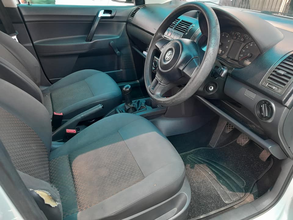 2011 VW POLO VIVO 1.4 TREADLINE MANUAL