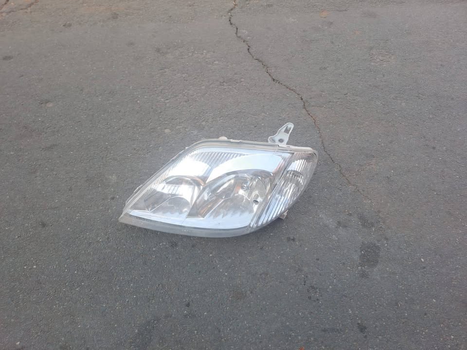 2002 - 2007 TOYOTA COROLLA E120 HEADLIGHT LEFT HAND SIDE - Private Seller 2002 - 2007 TOYOTA COROLLA E120 HEADLIGHT LEFT HAND SIDE - Private Seller