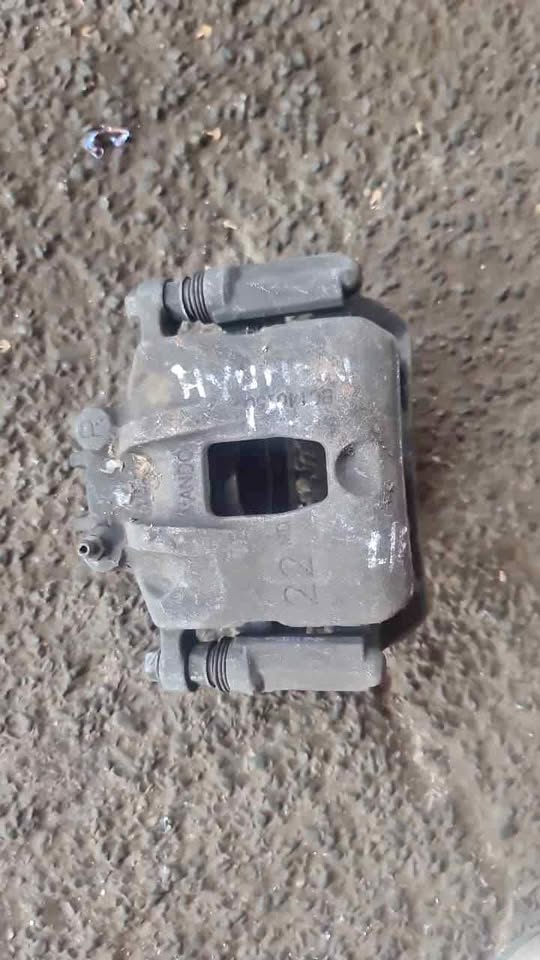 Hyundai i20 L/F brake caliper