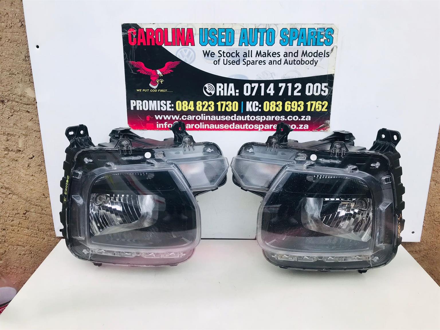 Hyundai Staria H1 left and right side headlights - Private Seller Hyundai Staria H1 left and right side headlights - Private Seller