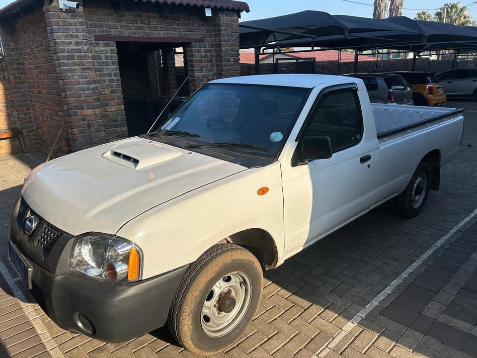 2021 np 200 selling at a good price