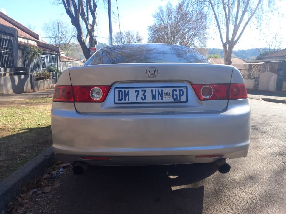 2006 Honda Accord 2.4 Petrol, Automatic, Silver, Sunroof, Leather interior, 120000kms