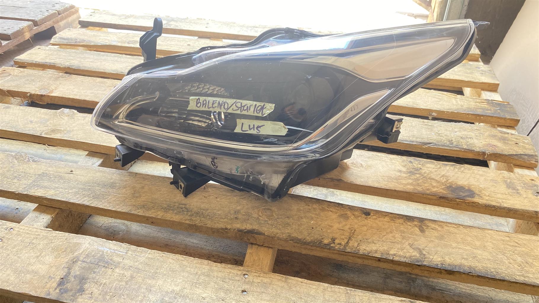 Toyota starlet/Baleno headlight