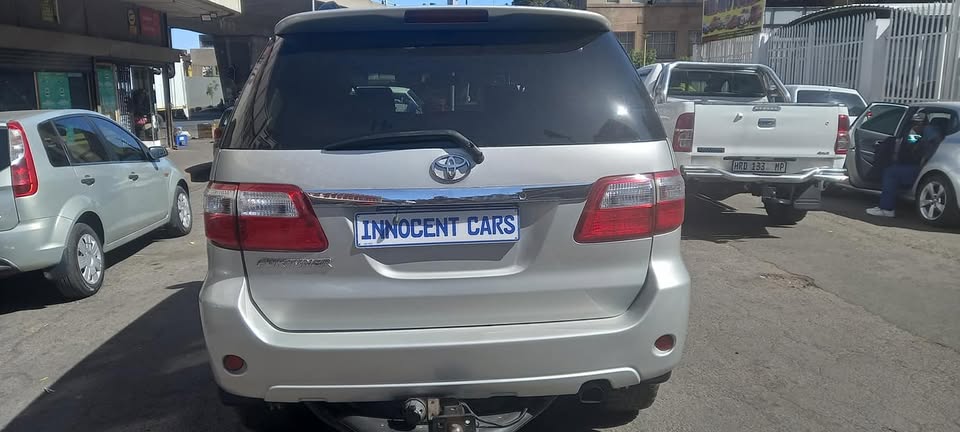 2010 TOYOTA FORTUNER 3.0 D4D AUTOMATIC TRANSMISSION 4X2, SILVER COLOUR, 140000KM,