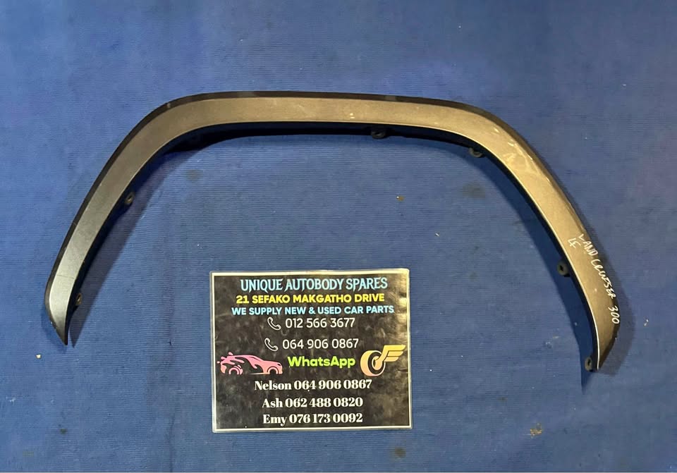 Toyota Land Cruiser 300 Wheel Arch Left Front - Private Seller Toyota Land Cruiser 300 Wheel Arch Left Front - Private Seller