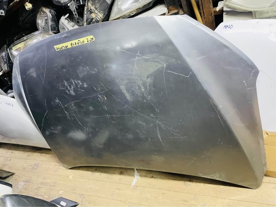 Hyundai Elantra bonnet 2019 - Private Seller Hyundai Elantra bonnet 2019 - Private Seller