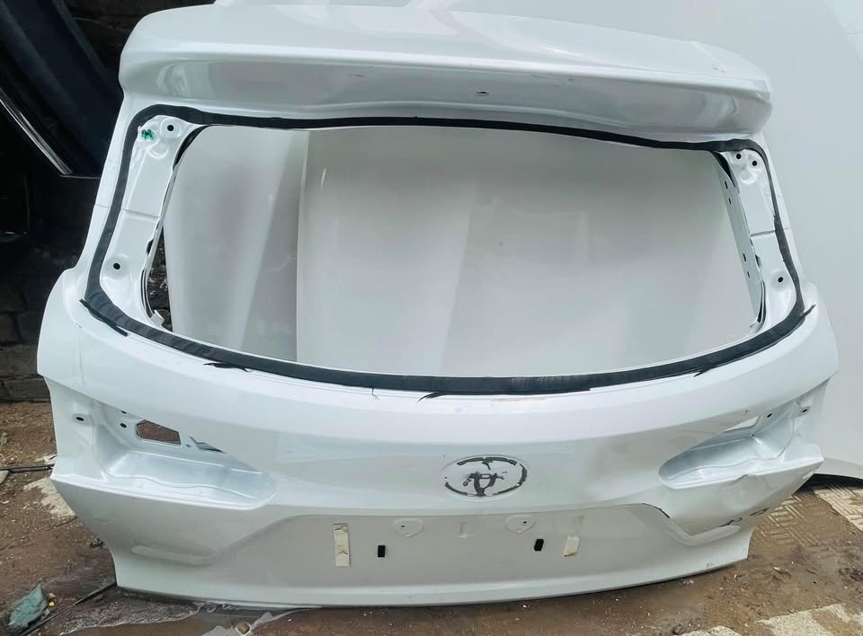 Toyota Corolla Cross tailgate - Private Seller