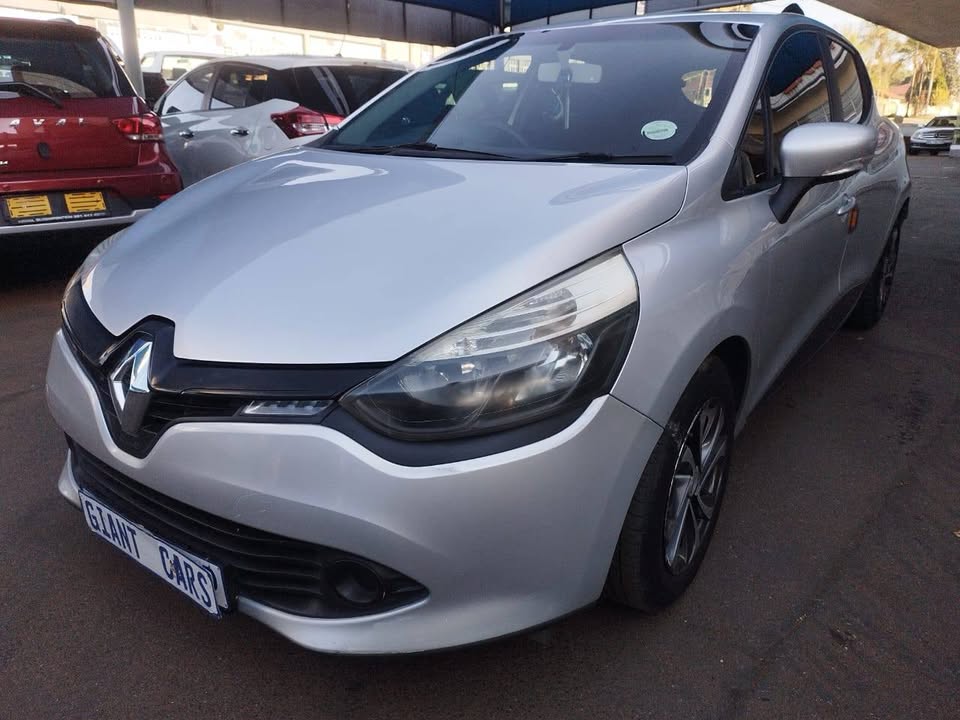 Renault clio hatchback