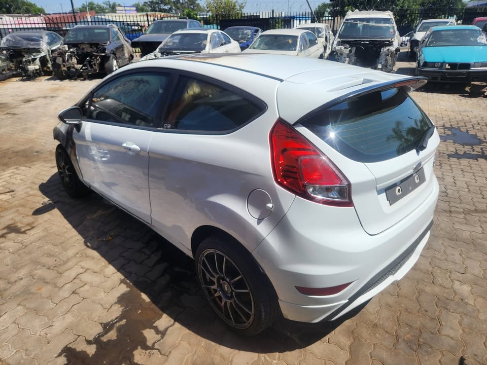 FORD FIESTA ST 1.6T ECOBOOST GDTI 2014 - STRIPPING FOR SPARES - Private Seller FORD FIESTA ST 1.6T ECOBOOST GDTI 2014 - STRIPPING FOR SPARES - Private Seller
