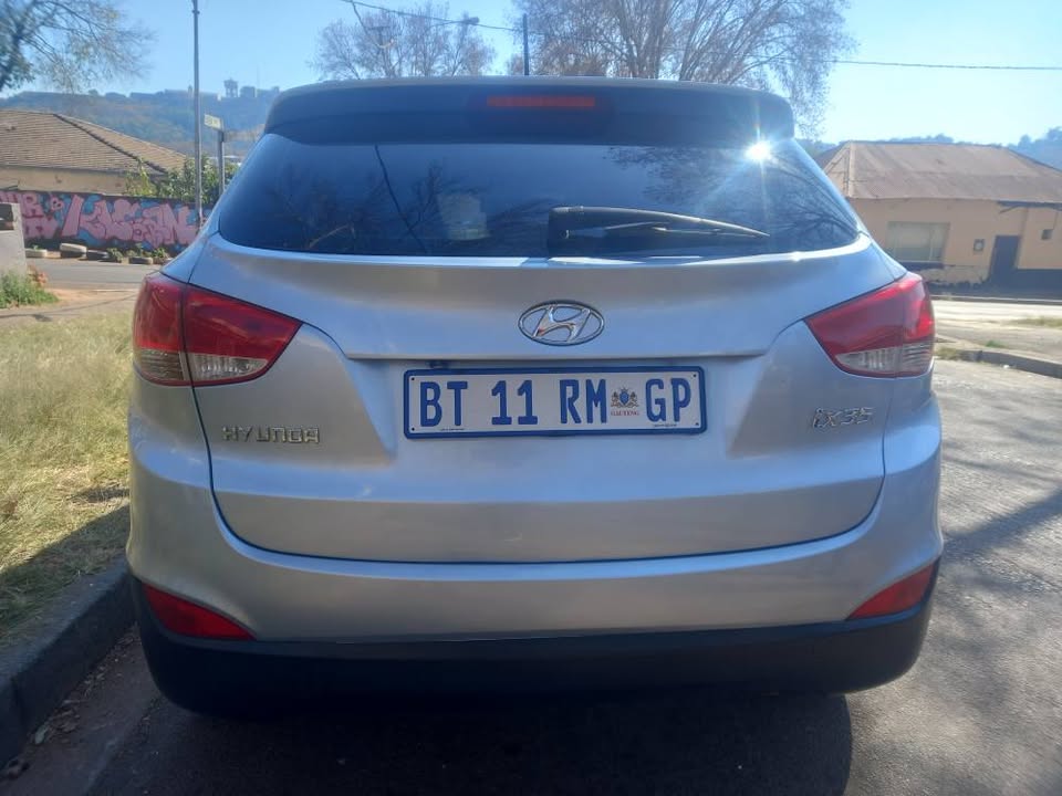 2012 Hyndai ix35 2.0 Petrol, Manual, Blue, Leather seat, Reverse camera, 84000kms