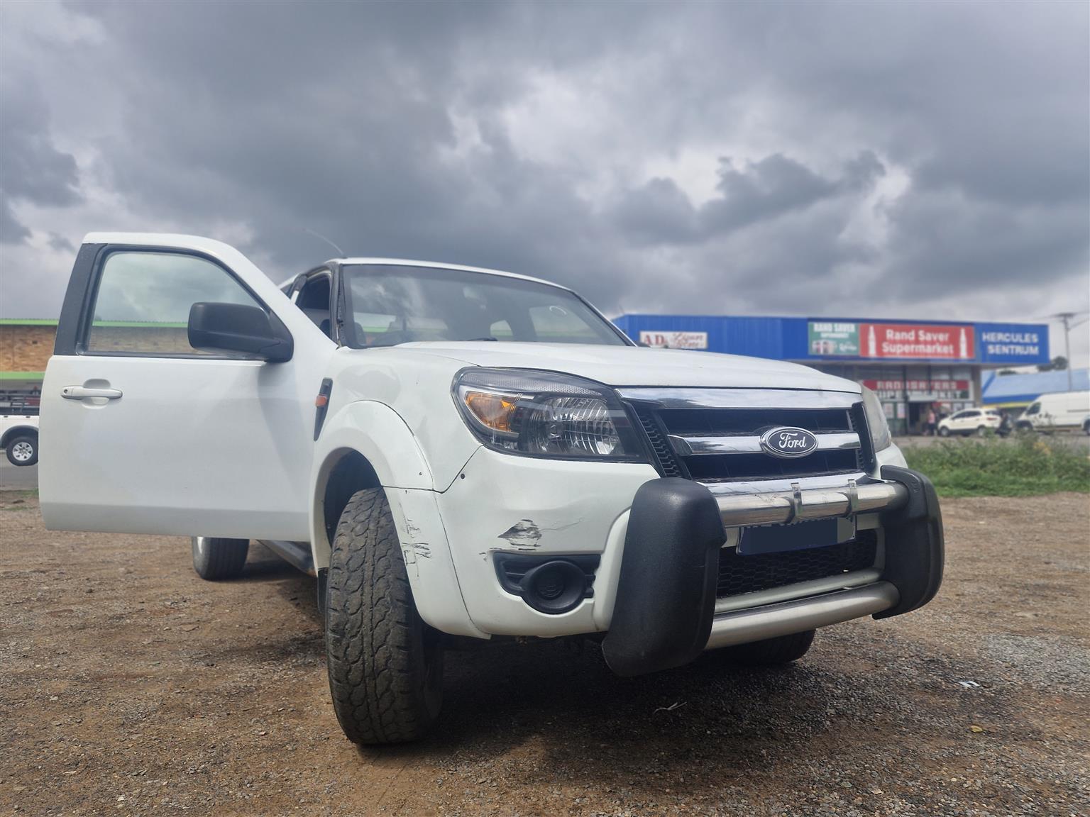 FORD RANGER 2009-2011 3.0 - Private Seller FORD RANGER 2009-2011 3.0 - Private Seller