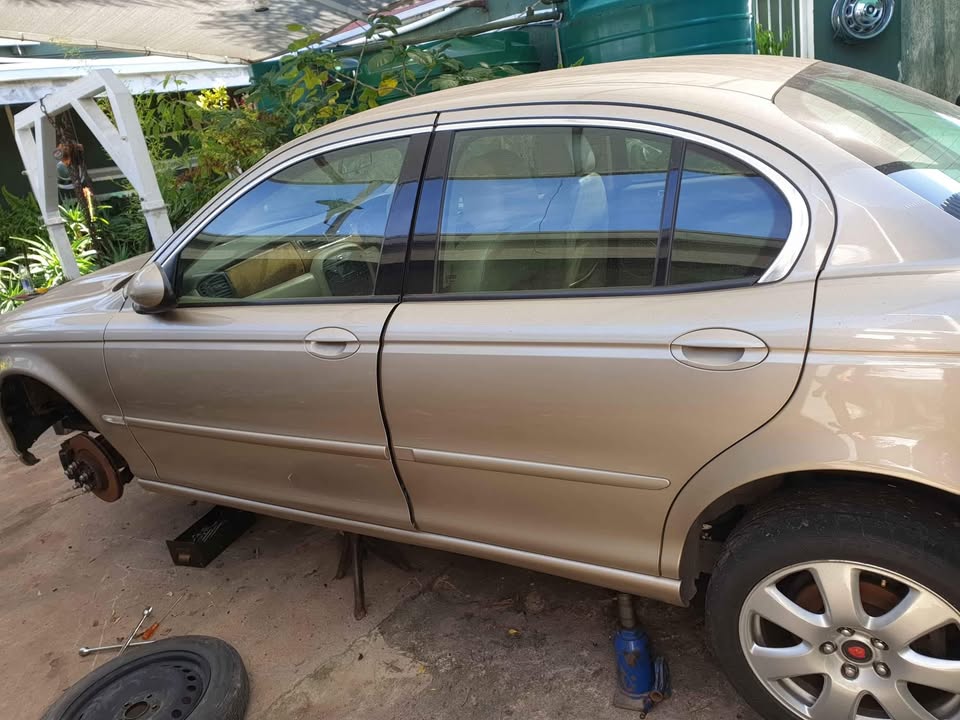 Jaguar X - Type 3.0L Stripping for Spares With Engine - Private Seller