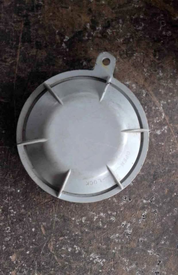 Nissan Murano headlight cap selling for R250 - Private Seller Nissan Murano headlight cap selling for R250 - Private Seller