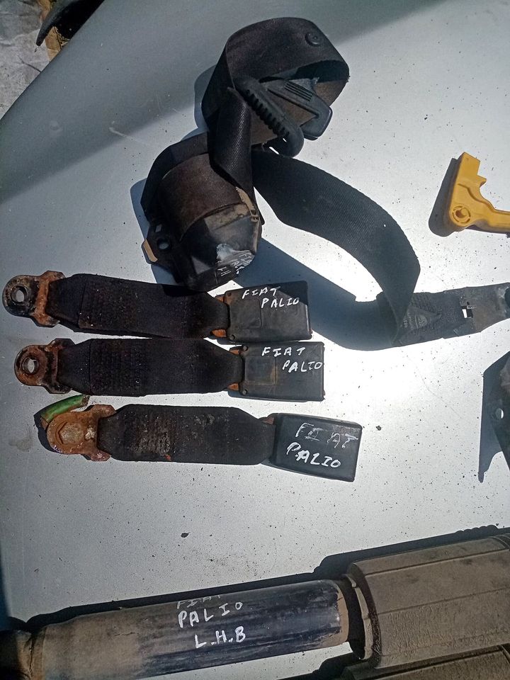 Fiat palio seat belt holders - Private Seller Fiat palio seat belt holders - Private Seller