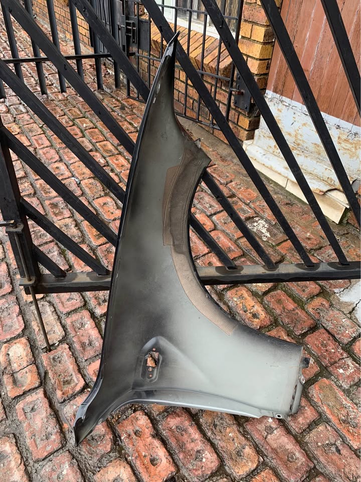 BMW M2 F87 fender - Private Seller
