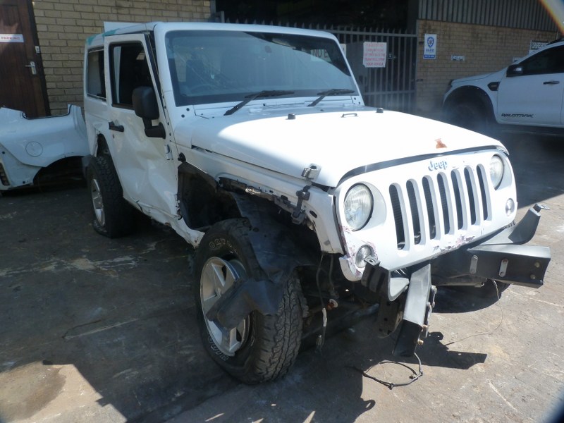 Jeep Wrangler 3.6 Sahara 2 Door AT White - 2014 STRIPPING FOR SPARES - Private Seller Jeep Wrangler 3.6 Sahara 2 Door AT White - 2014 STRIPPING FOR SPARES - Private Seller