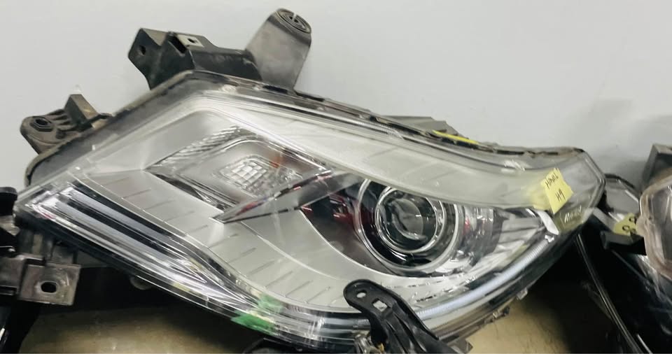 GWM HAVAL H9 headlight - Private Seller
