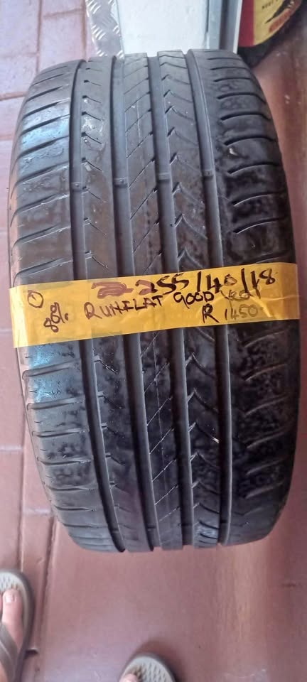1x Good Year Runflat 1x Good Year Runflat
