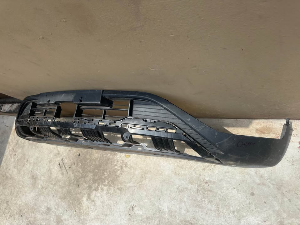 Chery Tiggo pro 4 lower bumper grille spoiler - Private Seller Chery Tiggo pro 4 lower bumper grille spoiler - Private Seller