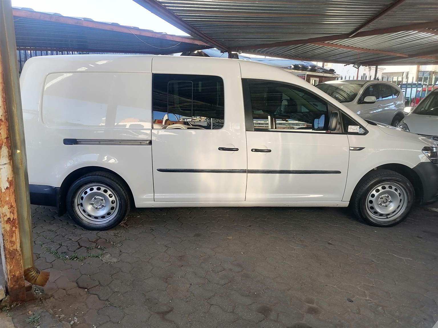 Used 2018 Volkswagen Caddy Maxi 2.0TDI crew bus auto - Private Seller Used 2018 Volkswagen Caddy Maxi 2.0TDI crew bus auto - Private Seller
