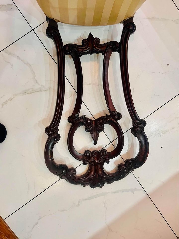 Very rare find: Antique carved chair