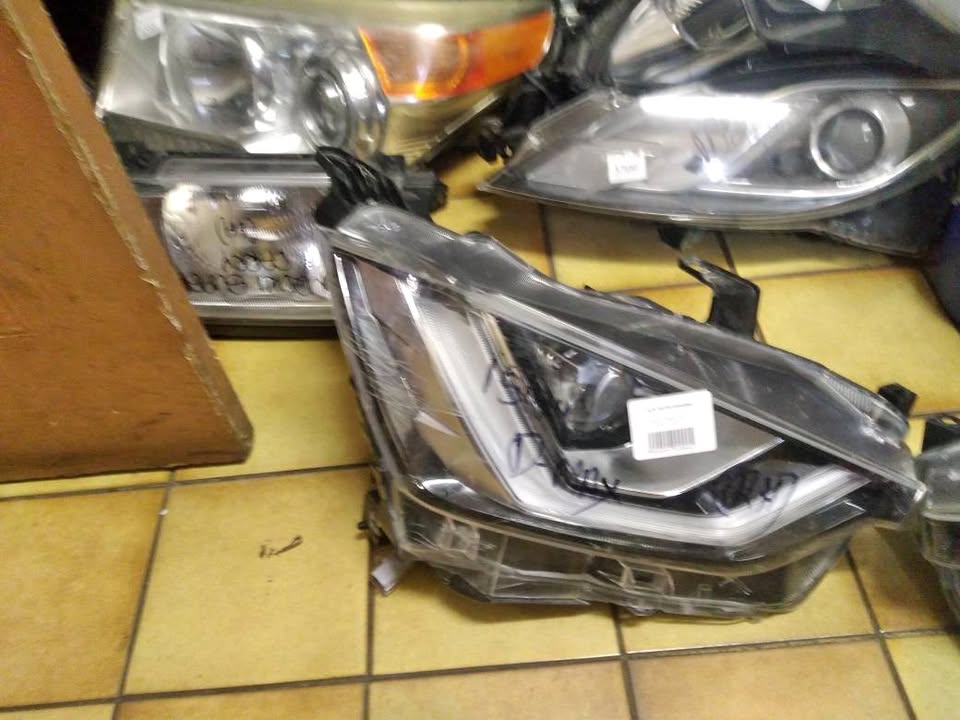 Isuzu Dmax 2021 Headlight for Sale whatsapp - Private Seller Isuzu Dmax 2021 Headlight for Sale whatsapp - Private Seller