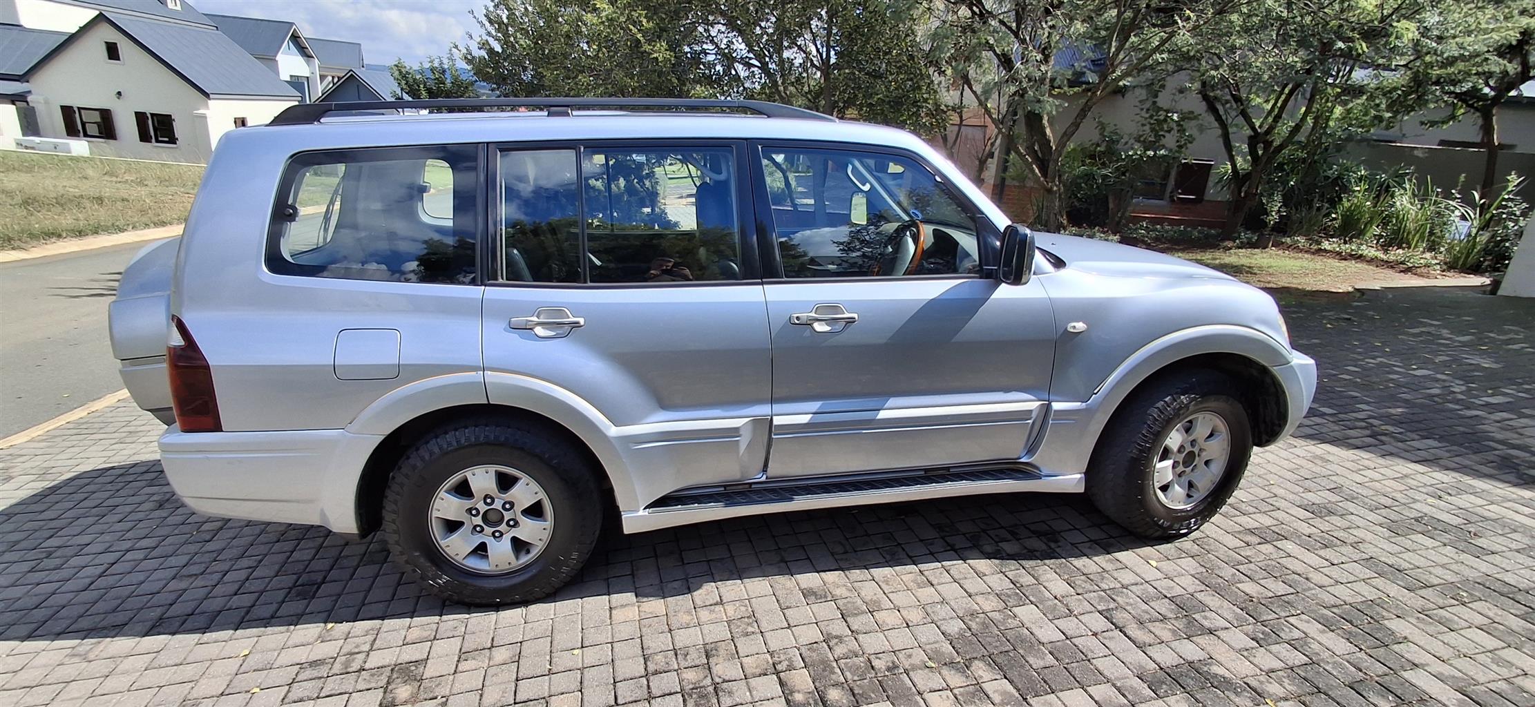 Used 2004 Mitsubishi Pajero 5-door 3.2DI-D GLS Exceed Pajero Legend Limited Edition 100 - Private Seller Used 2004 Mitsubishi Pajero 5-door 3.2DI-D GLS Exceed Pajero Legend Limited Edition 100 - Private Seller