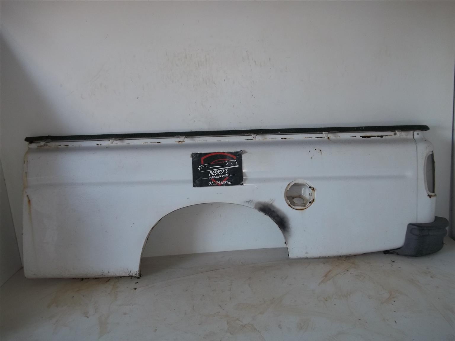 Mahindra Scorpio Pik-Up '06-'22+ left loadbin side panel - Private Seller Mahindra Scorpio Pik-Up '06-'22+ left loadbin side panel - Private Seller