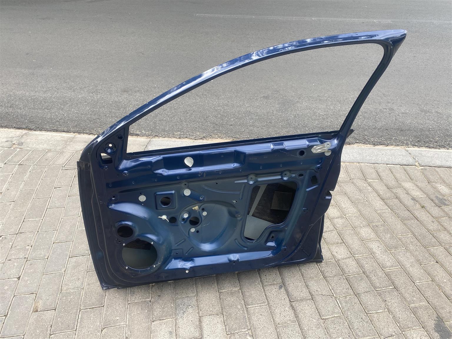2015 VW JETTA RIGHT FRONT DOOR SHELL FOR SALE. IN EXCELLENT CONDITION - Private Seller 2015 VW JETTA RIGHT FRONT DOOR SHELL FOR SALE. IN EXCELLENT CONDITION - Private Seller