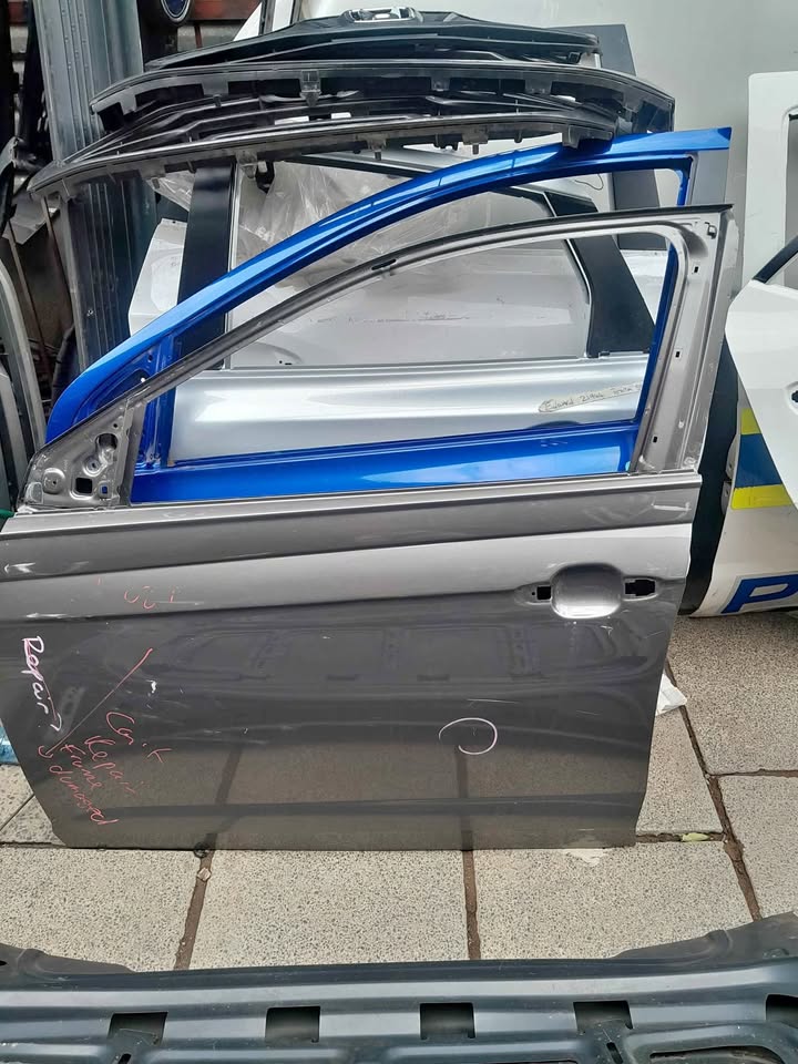 POLO 8 LEFT FRONT DOOR - Private Seller POLO 8 LEFT FRONT DOOR - Private Seller