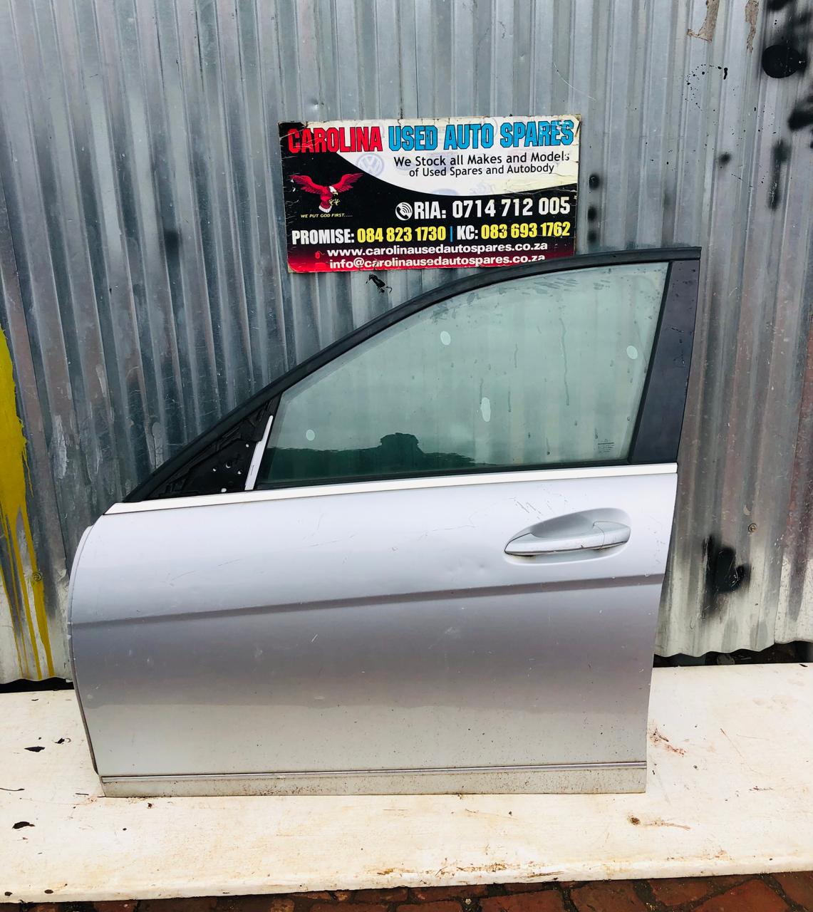 Mercedes Benz W204 complete left side front door - Private Seller