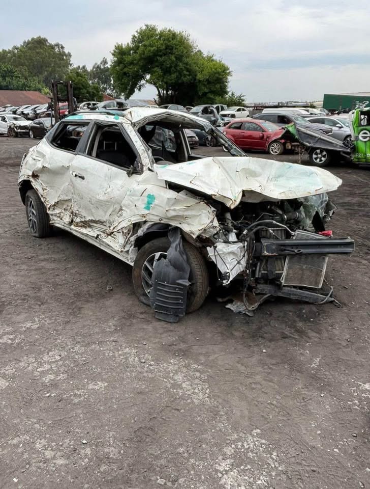 Mahindra Xuv 309 stripping for spares - Private Seller Mahindra Xuv 309 stripping for spares - Private Seller