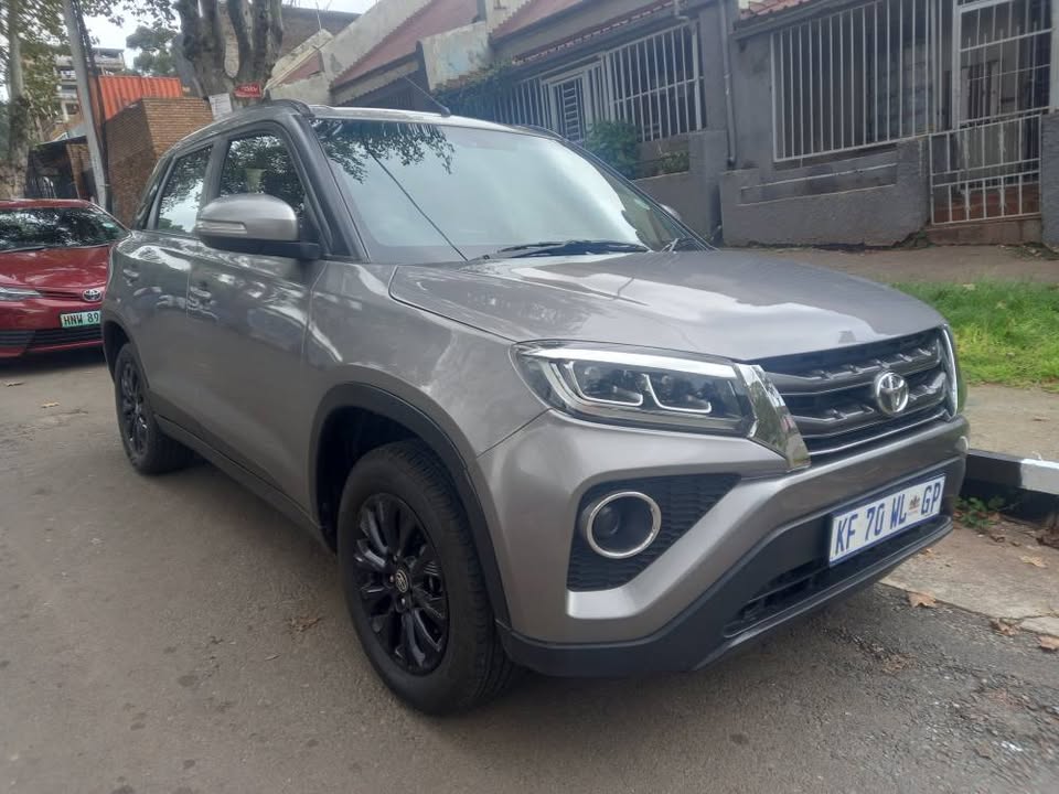 2021 Toyota Urban Cruser Grey.1.5 petrol,  Spere key, Service book, Leather seat