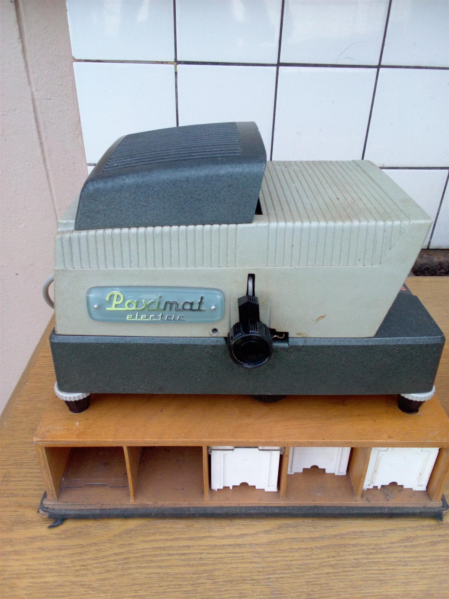 BRAUN 1950s PROJECTOR