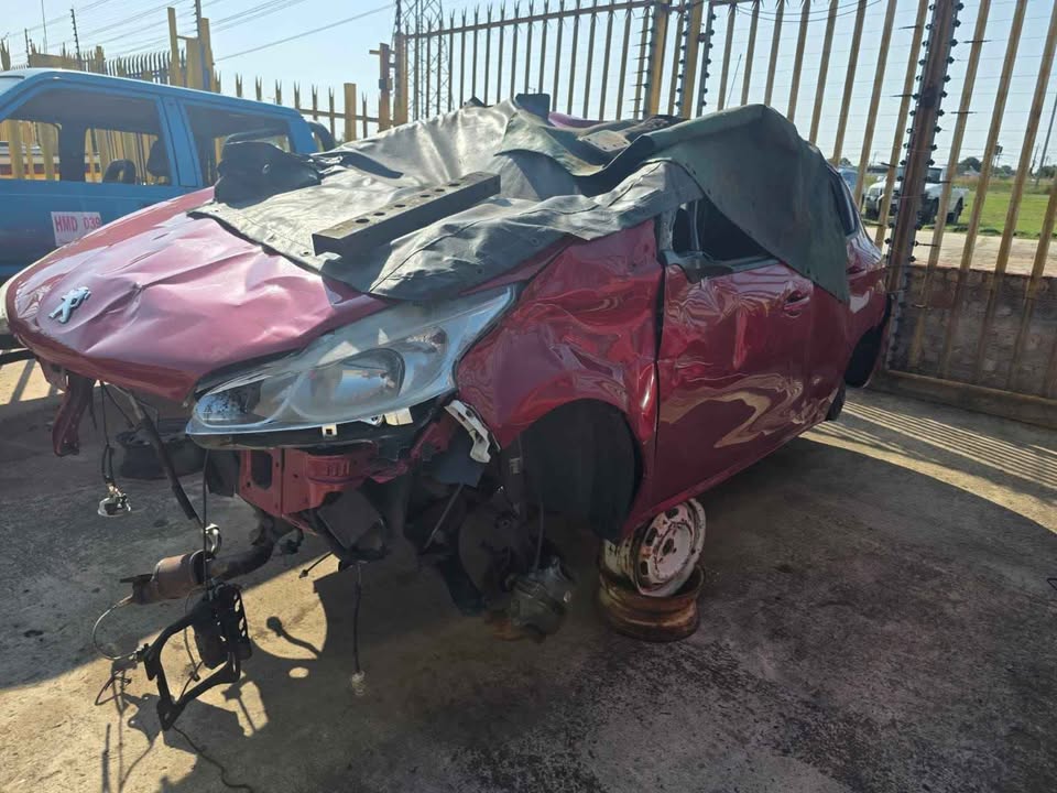 Peugeot 208 Stripping for spares - Private Seller
